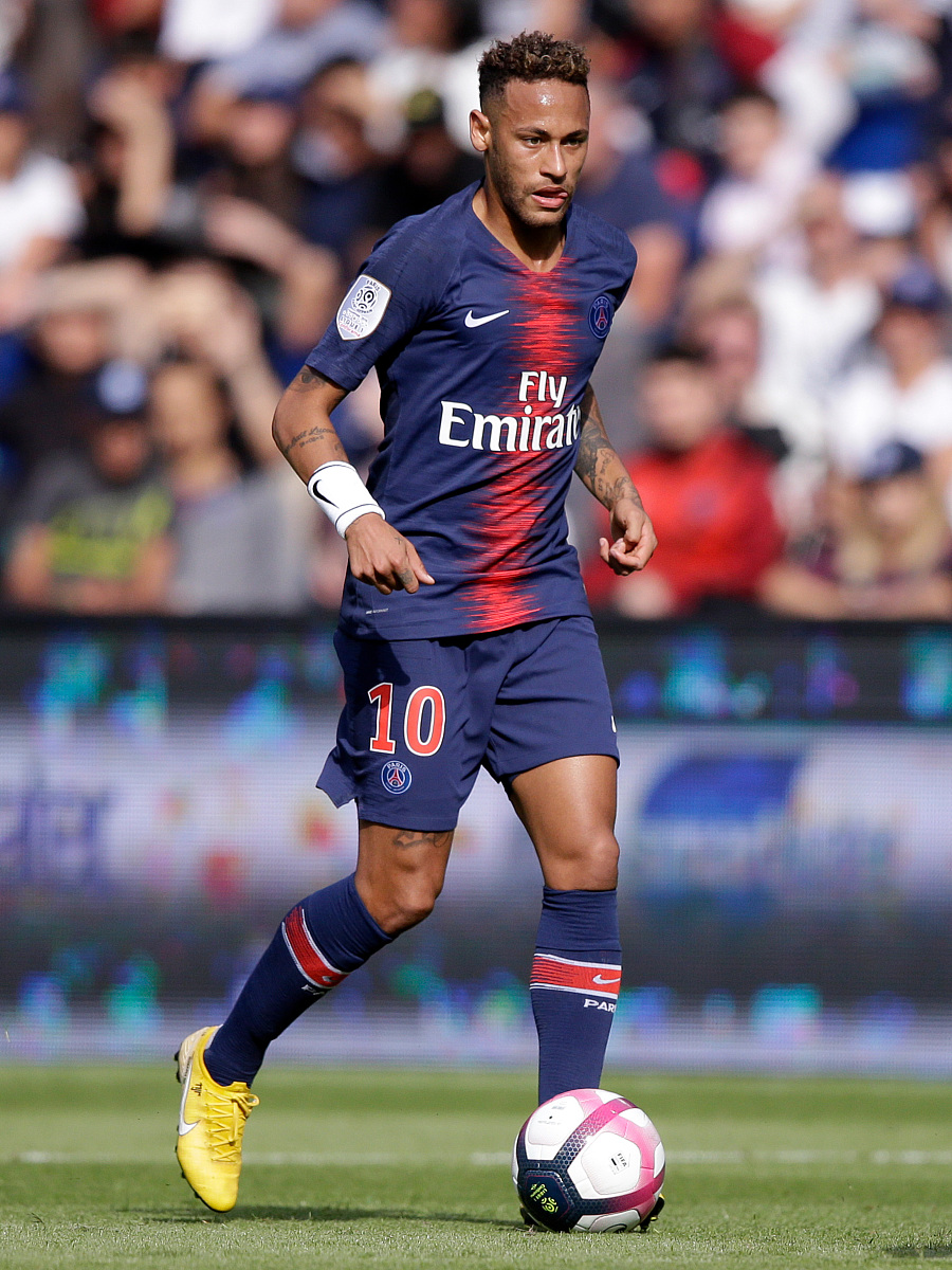 足球发展的 足球发展的