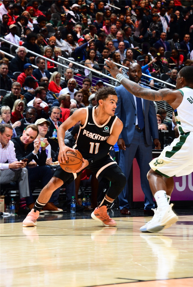 裙摆留有余 裙摆留有余